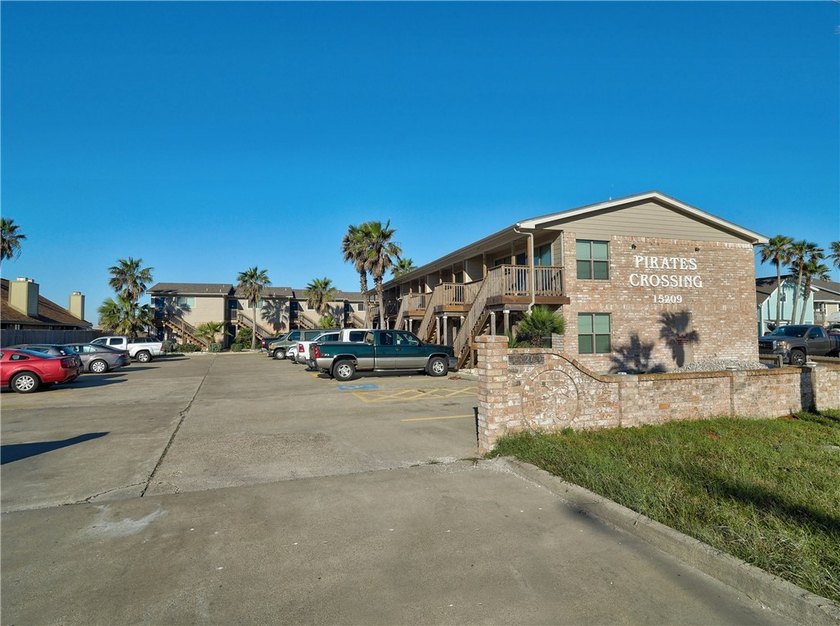 PIRATES CROSSING CONDO- Canal-front condominium located on North - Beach Condo for sale in Corpus Christi, Texas on Beachhouse.com