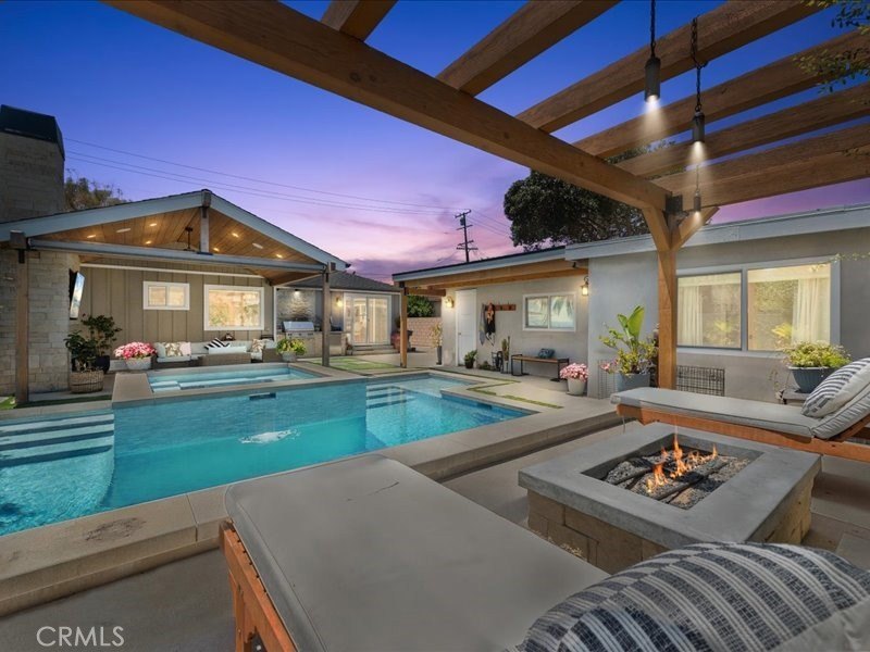 Experience the perfect blend of sophistication and casual luxury - Beach Home for sale in Costa Mesa, California on Beachhouse.com