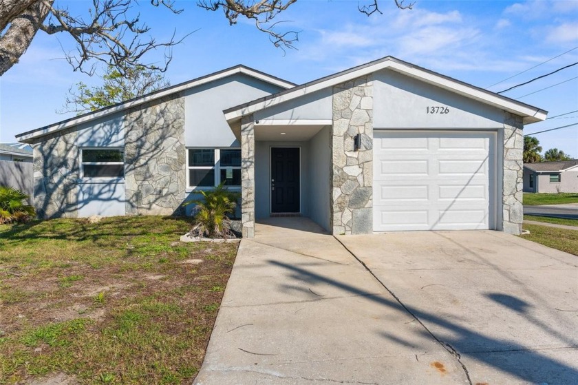 Golf cart friendly neighborhood, 15 min or less idle to the Gulf - Beach Home for sale in Hudson, Florida on Beachhouse.com