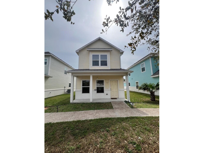 Beautiful 2022-Built Townhome in Gated community. This - Beach Townhome/Townhouse for sale in Rockport, Texas on Beachhouse.com