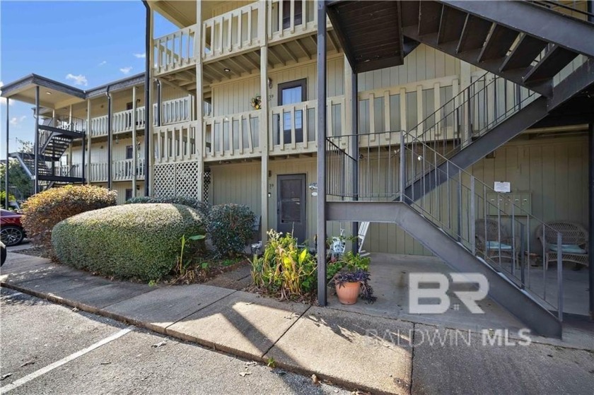 Here is your chance to enjoy waterfront living at an - Beach Home for sale in Mobile, Alabama on Beachhouse.com