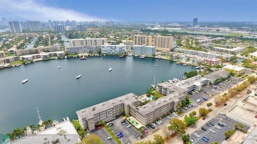 *LOCATION LOCATION* A MILLION DOLLAR VIEW OF THE BAY!! Charming - Beach Condo for sale in Hallandale Beach, Florida on Beachhouse.com