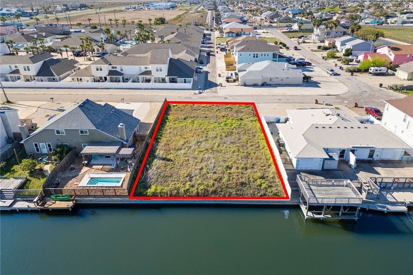 Large waterfront lot on North Padre Island in Corpus Christi - Beach Lot for sale in Corpus Christi, Texas on Beachhouse.com
