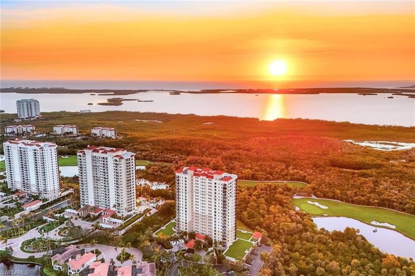 TRANSFERRABLE GOLF MEMBERSHIP AVAILABLE.  Enjoy golf - Beach Home for sale in Bonita Springs, Florida on Beachhouse.com