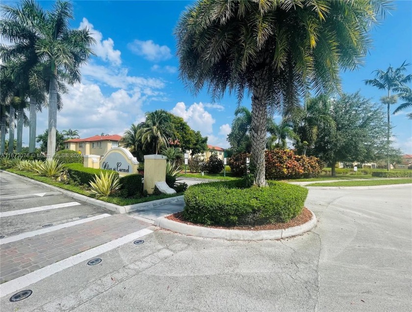 This beautiful 3/2 villa is located in the well sought out - Beach Townhome/Townhouse for sale in Homestead, Florida on Beachhouse.com