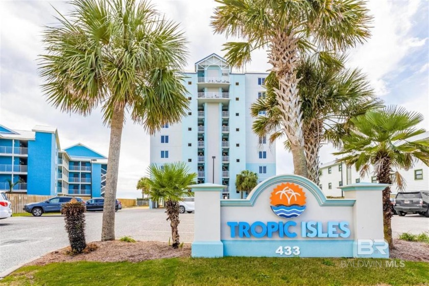 Amazing opportunity to own a rare east corner penthouse condo in - Beach Home for sale in Gulf Shores, Alabama on Beachhouse.com