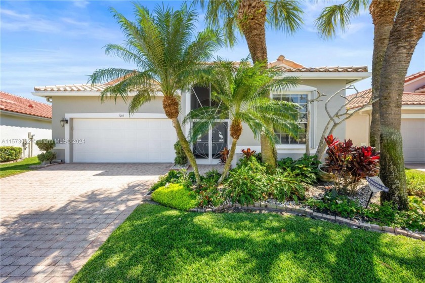 Just bring your toothbrush! Meticulously maintained and ready to - Beach Home for sale in Boynton Beach, Florida on Beachhouse.com