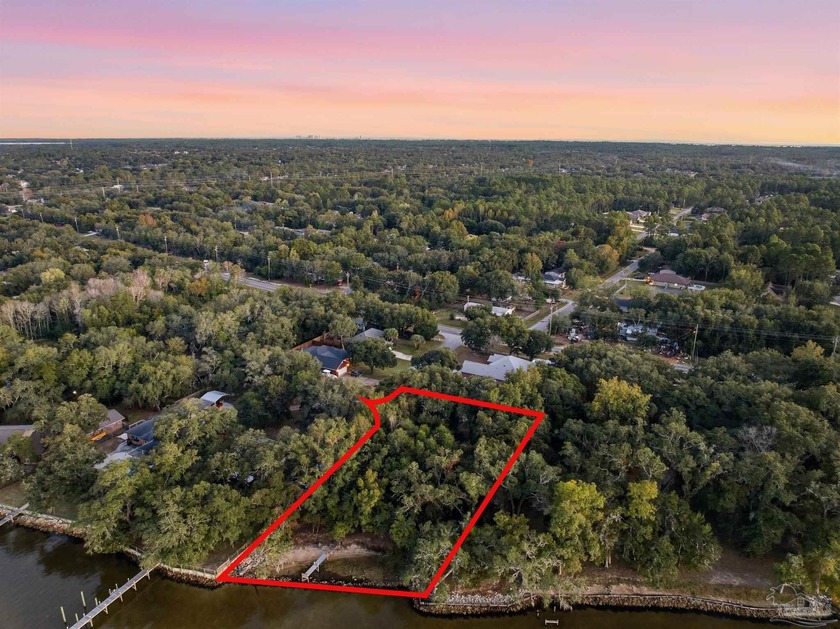 Rare Bayfront Opportunity - Cul-de-Sac Lot with Dock. Discover a - Beach Lot for sale in Navarre, Florida on Beachhouse.com