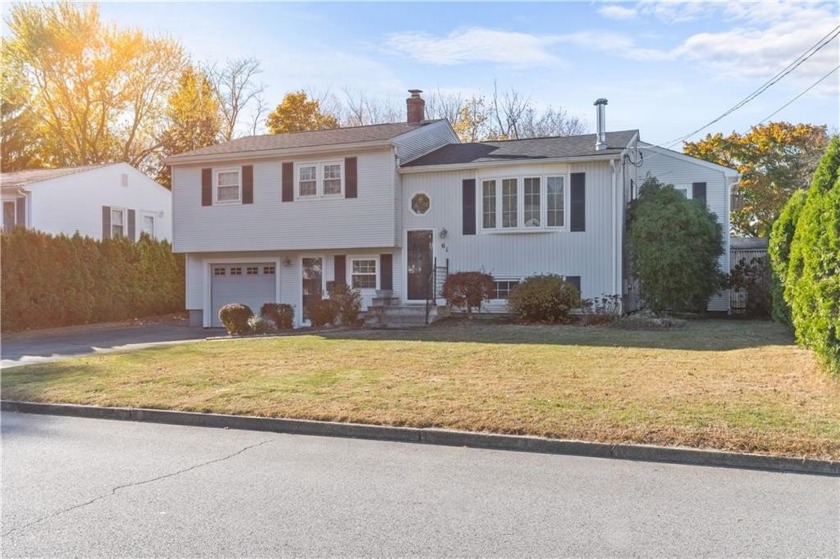 Nestled in the desirable Buttonwoods neighborhood. This charming - Beach Home for sale in Warwick, Rhode Island on Beachhouse.com