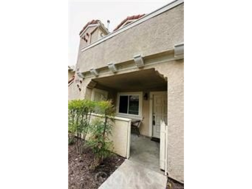 Beautiful area of Santa Margarita of Orange County.  Modern - Beach Condo for sale in Rancho Santa Margarita, California on Beachhouse.com