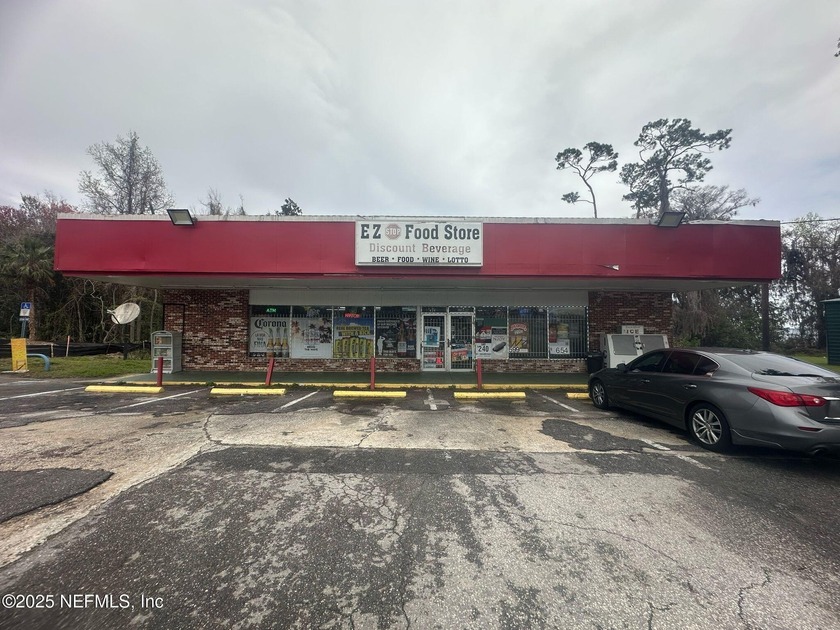 Convenient Store BUSINESS ONLY For Sale Very reasonable rent - Beach Commercial for sale in Green Cove Springs, Florida on Beachhouse.com
