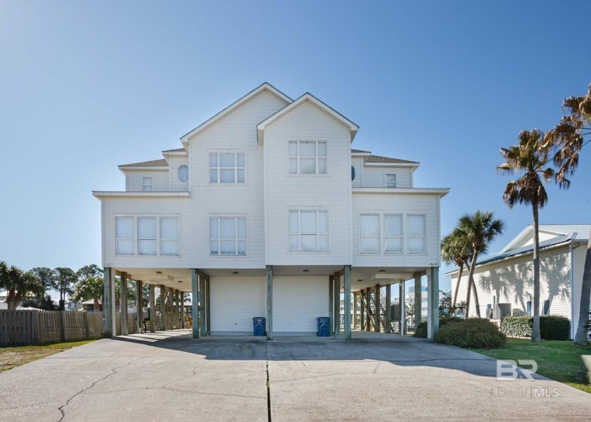 This beautiful three-bedroom, three-bath condo offers the - Beach Home for sale in Orange Beach, Alabama on Beachhouse.com