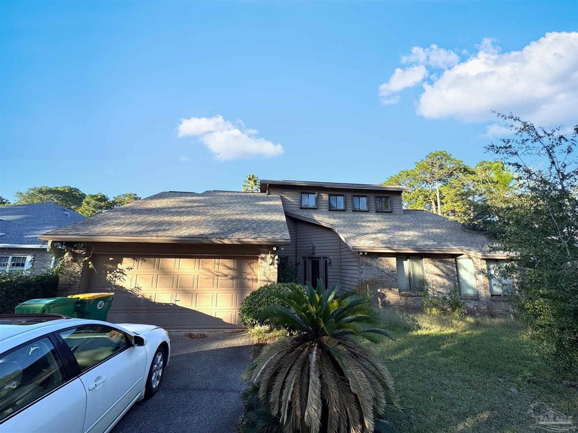 Opportunity knocks by the Bluewater Bay Golf Course! This - Beach Home for sale in Niceville, Florida on Beachhouse.com