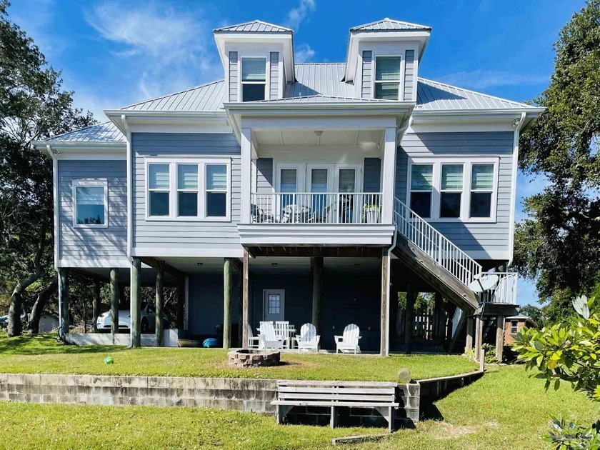 Welcome to 2975 Holley Point Rd in Navarre, FL, where coastal - Beach Home for sale in Navarre, Florida on Beachhouse.com