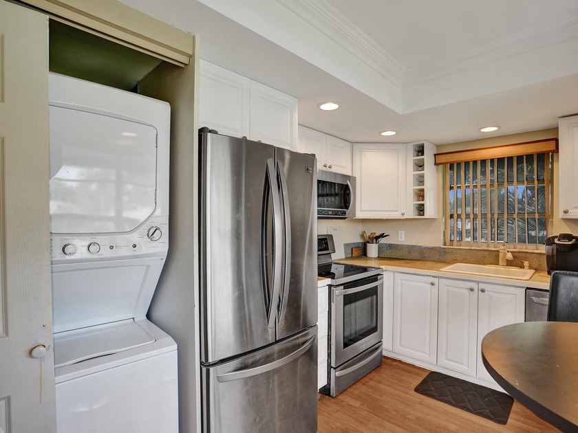 Motivated!  2nd Floor Corner 2/2 with Wonderful Garden View (no - Beach Condo for sale in Delray Beach, Florida on Beachhouse.com