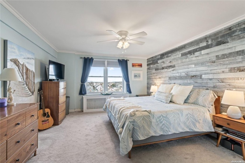 Welcome to this stunning 1-bedroom Co-op located in the heart of - Beach Home for sale in Long Beach, New York on Beachhouse.com