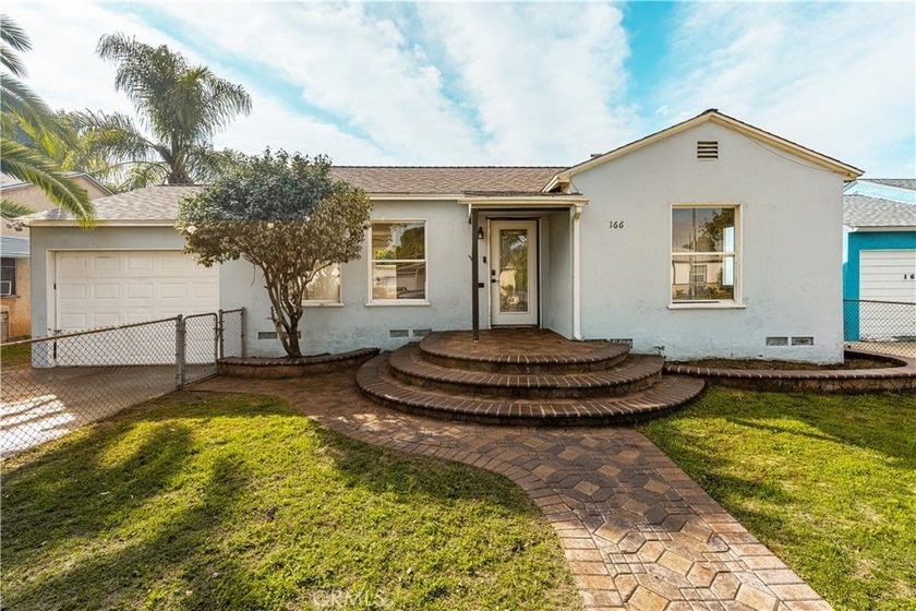 Welcome to 166 E Osgood Street, a charming 2-bedroom, 1-bathroom - Beach Home for sale in Long Beach, California on Beachhouse.com