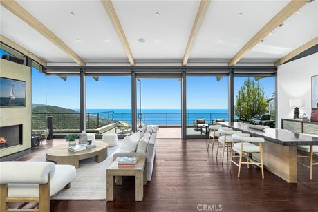 Retreat to a private world of luxury and breathtaking ocean and - Beach Home for sale in Laguna Beach, California on Beachhouse.com