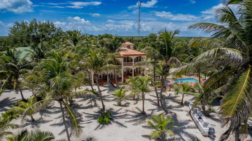 Spacious 4BR Condo w Sea Views - Great for - Beach Vacation Rentals in San Pedro - North, Belize District on Beachhouse.com