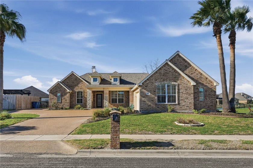 Welcome to NorthShore living at its best! This stunning brick - Beach Home for sale in Portland, Texas on Beachhouse.com