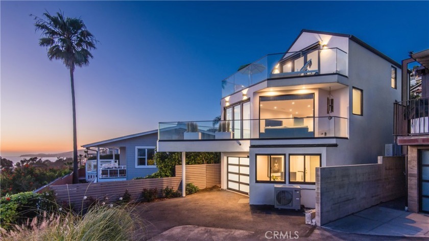 Experience the romance of pied-a-terre living where style and - Beach Home for sale in Laguna Beach, California on Beachhouse.com