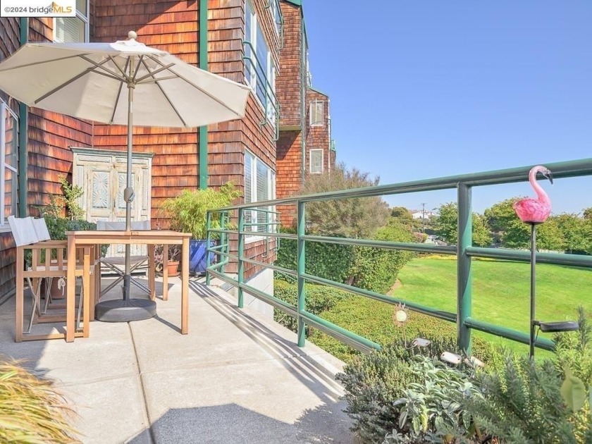 Enjoy the perfect blend of indoor/outdoor living. This first - Beach Condo for sale in Richmond, California on Beachhouse.com