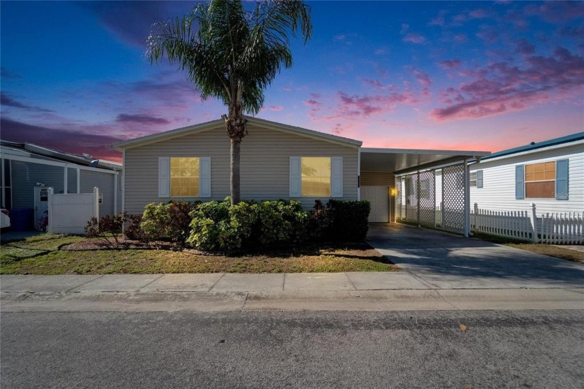NO FLOOD INSURANCE REQUIRED!! Welcome to this stunning - Beach Home for sale in Riverview, Florida on Beachhouse.com