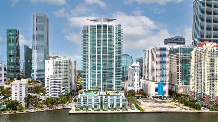 Prime location amid local conveniences, Biscayne bay views! This - Beach Condo for sale in Miami, Florida on Beachhouse.com