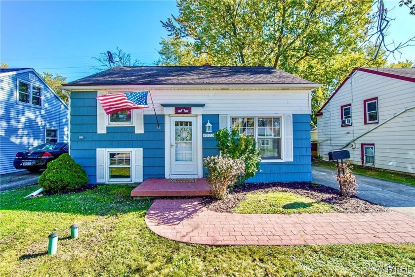 Charming 3 bed/ 1bath cape exudes curb appeal  style; it's - Beach Home for sale in Hamburg, New York on Beachhouse.com