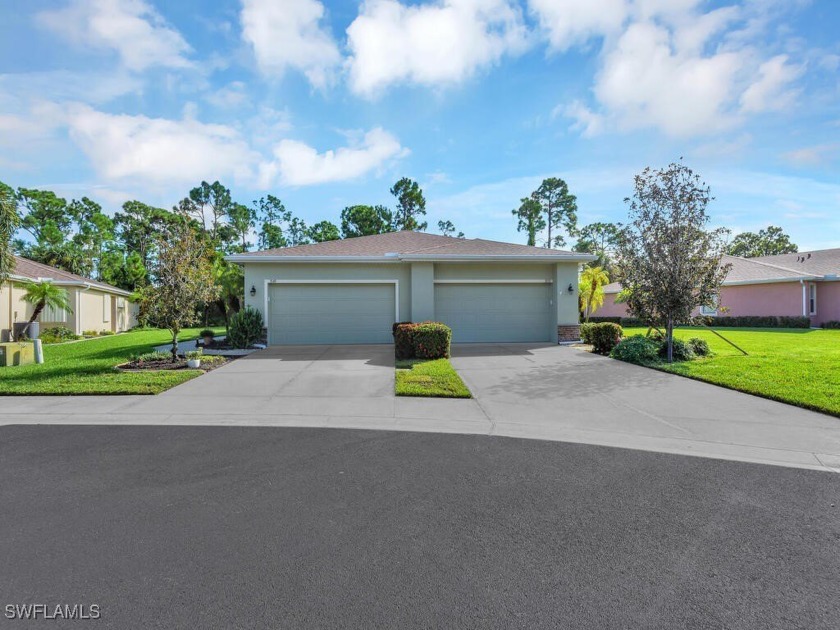 Immaculate 3 bedroom 2 bath 2 car garage home in Magnolia - Beach Home for sale in North Fort Myers, Florida on Beachhouse.com