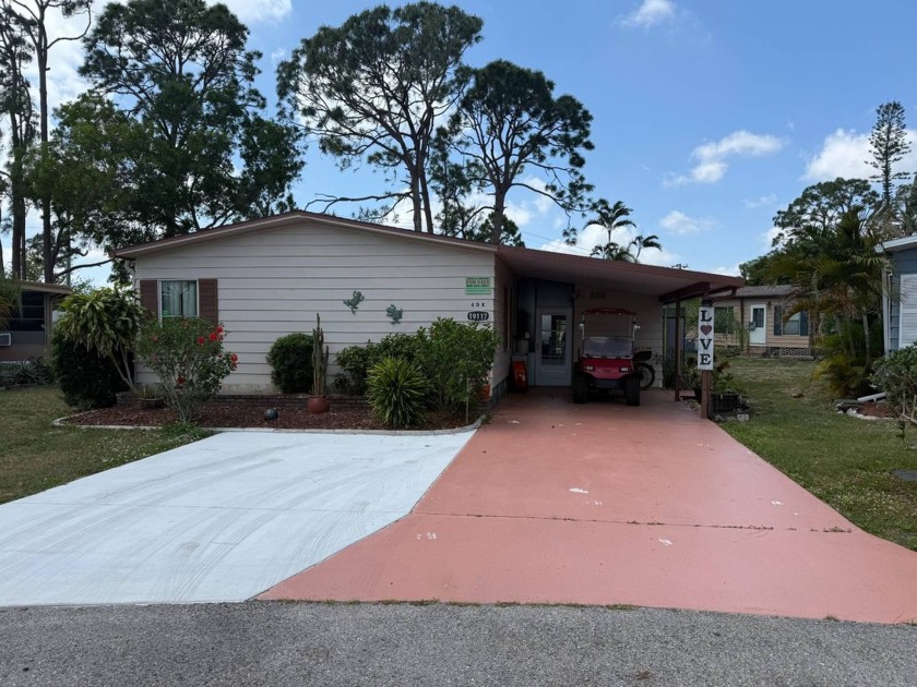 THIS LOVELY, 2/2 MANUFACTURED HOME IS ON LEASED LAND.  MONTHLY - Beach Home for sale in North Fort Myers, Florida on Beachhouse.com