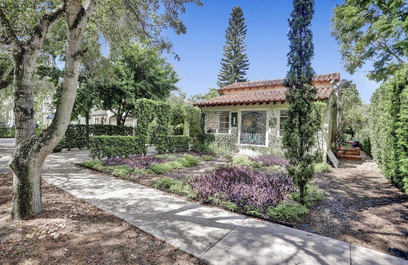 LOCATION LOCATION great opportunity for investors and additional - Beach Home for sale in Coral Gables, Florida on Beachhouse.com