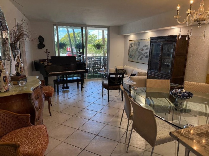 Beautiful 2-bedroom 2 bath Condo on the ground floor with easy - Beach Condo for sale in Fort Lauderdale, Florida on Beachhouse.com