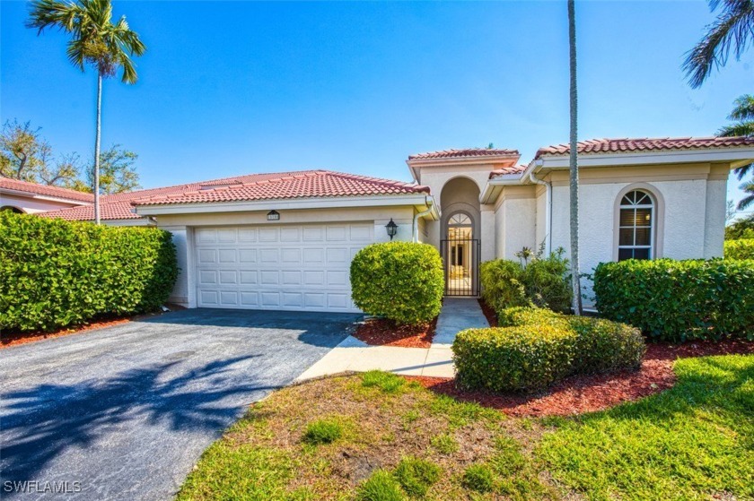 Luxurious Waterfront Living at Harbour Isle Yacht & Racquet - Beach Home for sale in Fort Myers, Florida on Beachhouse.com