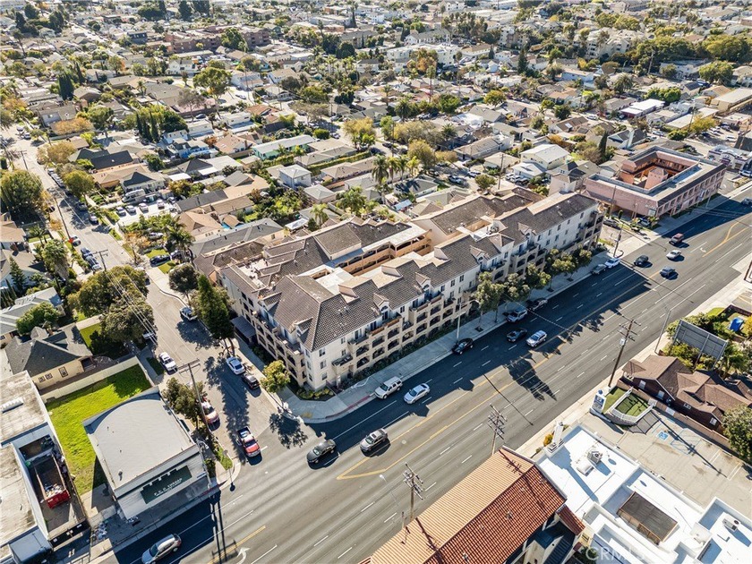 Step into a home that's been lovingly cared for and thoughtfully - Beach Condo for sale in Long Beach, California on Beachhouse.com