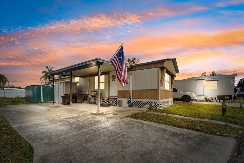 Affordable Florida Living in a Prime St. Pete Location! This - Beach Home for sale in St. Petersburg, Florida on Beachhouse.com