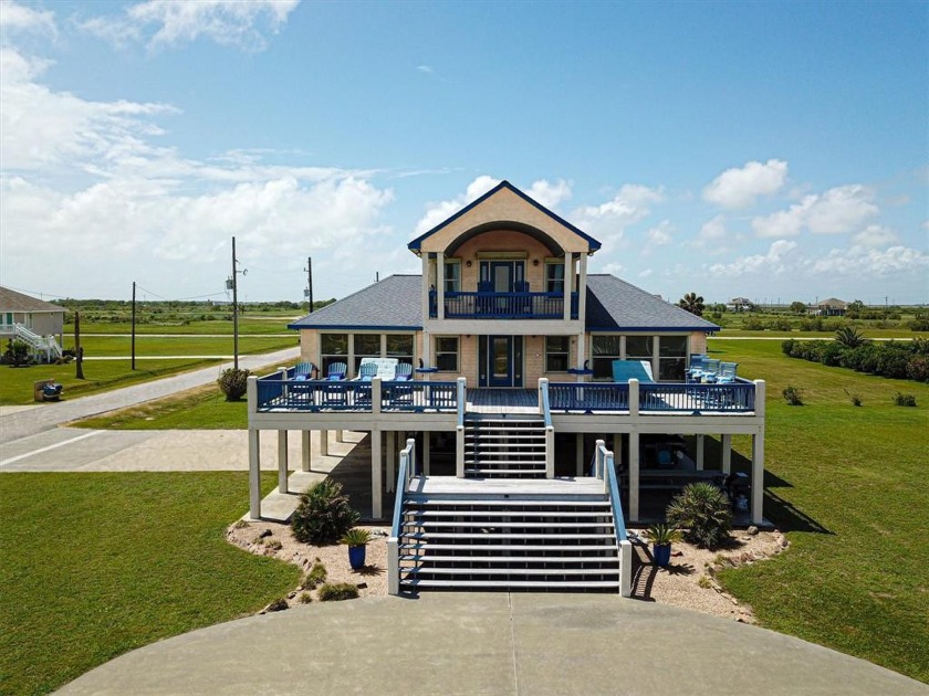 Life is a beach! Imagine yourself enjoying the view of the Gulf - Beach Home for sale in Crystal Beach, Texas on Beachhouse.com