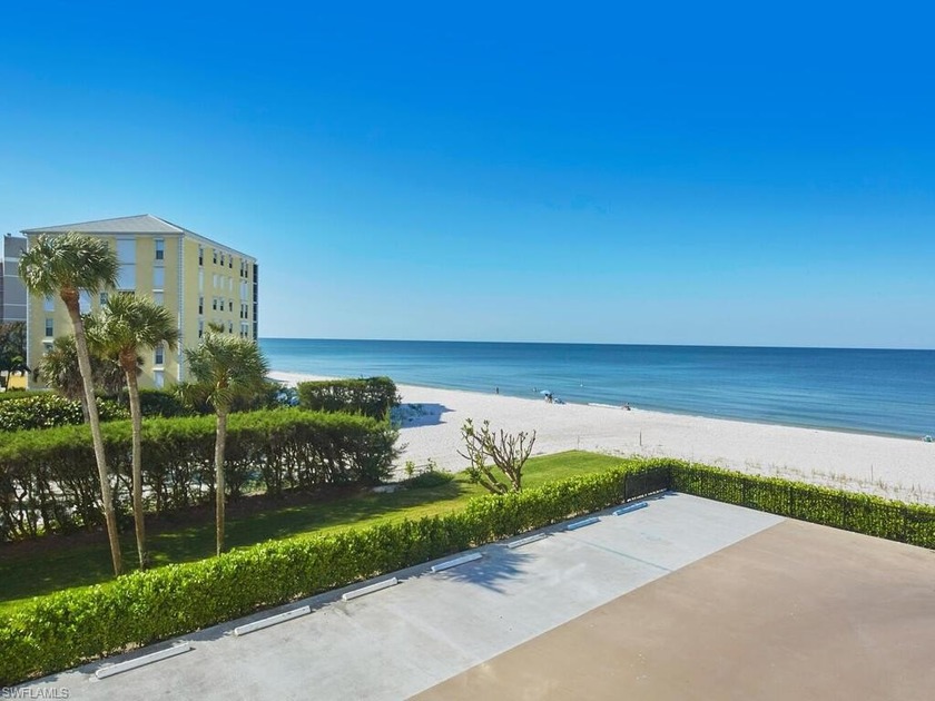 A sweeping panorama of the Gulf sets the tone at Horizon House - Beach Home for sale in Naples, Florida on Beachhouse.com