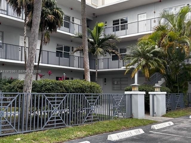 Welcome to your dream condo in Hollywood! This stunning unit - Beach Condo for sale in Hollywood, Florida on Beachhouse.com