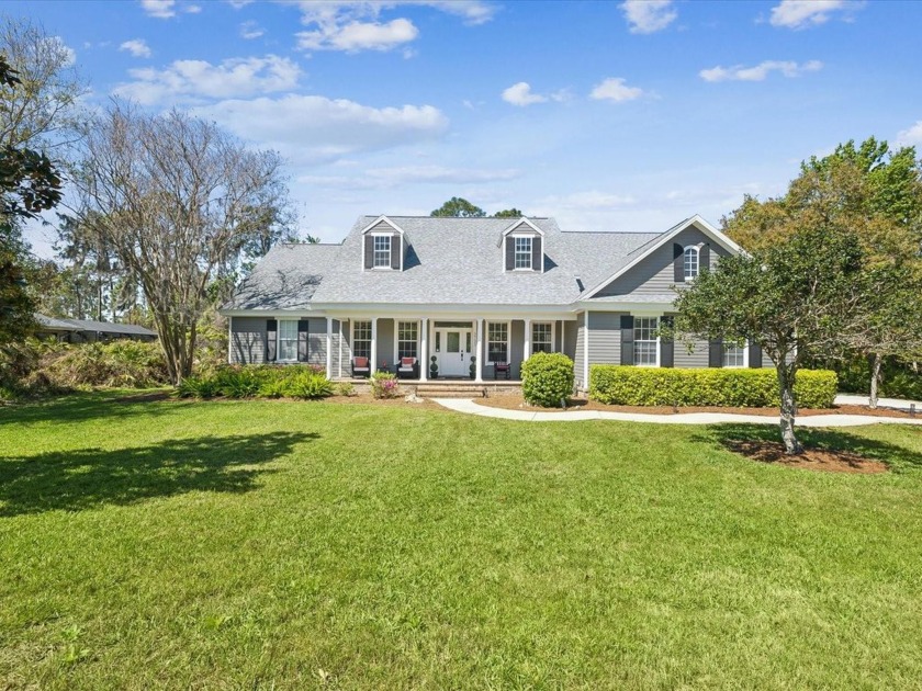 STUNNING 4 BEDROOM, 3.5 BATHROOM, PLUS BONUS ROOM AND - Beach Home for sale in Trinity, Florida on Beachhouse.com