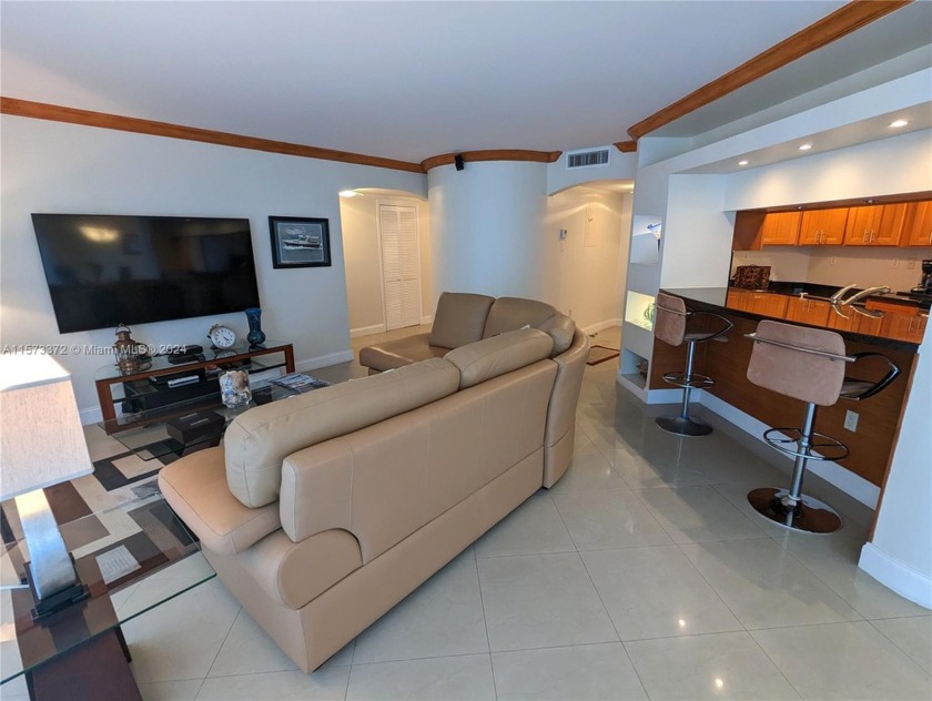 Move into your dream today! This luminous 3rd-floor Aventura - Beach Condo for sale in Aventura, Florida on Beachhouse.com