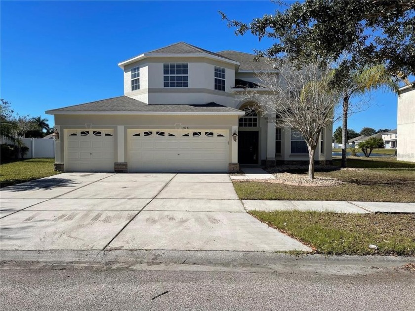Welcome HOME to a beautiful and spacious 3,100+ SqFt home on - Beach Home for sale in Riverview, Florida on Beachhouse.com