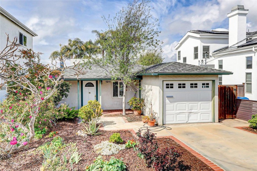 Charming single-family home in East Hermosa Hills, hitting the - Beach Home for sale in Hermosa Beach, California on Beachhouse.com