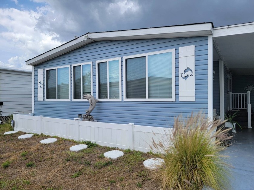 This is a great beautifully furnished 2 bedroom / 2 bath home in - Beach Home for sale in North Fort Myers, Florida on Beachhouse.com