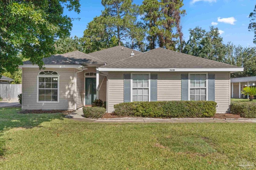 This charming 3-bedroom, 2-bath home in Gulf Breeze is perfect - Beach Home for sale in Gulf Breeze, Florida on Beachhouse.com