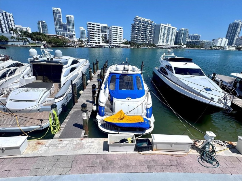 The 65 FT x 17.5 FT deeded boat slip (DS20) at King Cole - Beach Lot for sale in Miami Beach, Florida on Beachhouse.com