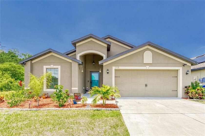 Welcome home to this beautiful 4 Bedroom, 2 Bath home with - Beach Home for sale in Ruskin, Florida on Beachhouse.com