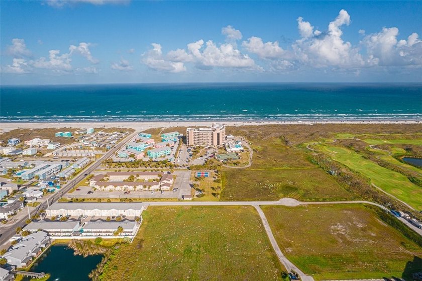 Cozy 2 bedrooms/3 Bathrooms Beachfront Condo with Pools - Beach Condo for sale in Port Aransas, Texas on Beachhouse.com