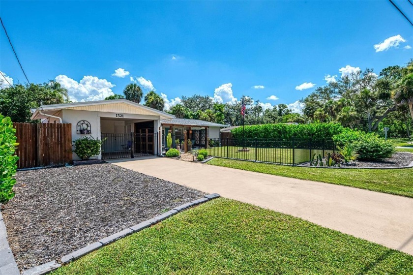 One or more photo(s) has been virtually staged. Charming Venice - Beach Home for sale in Venice, Florida on Beachhouse.com