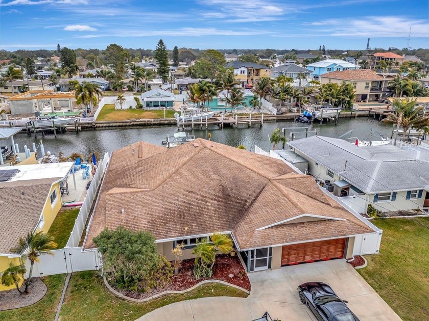 Under contract-accepting backup offers. Welcome to 405 Driftwood - Beach Home for sale in Palm Harbor, Florida on Beachhouse.com